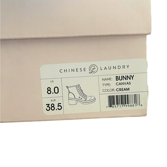 🌼💜NIB CHINESE LAUNDRY CANVAS BOOTIES. - Picture 6 of 6